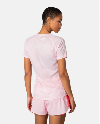 ELLA BASELAYER TEE